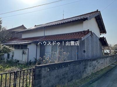 Traditional 5DK House for Sale in Izumo - 567m² Land with Carport — Image 1, Izumo, Shimane