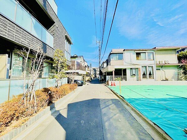 Open Place Sengoku Comfort Land for Sale in Bunkyo, Tokyo - Thumbnail 2