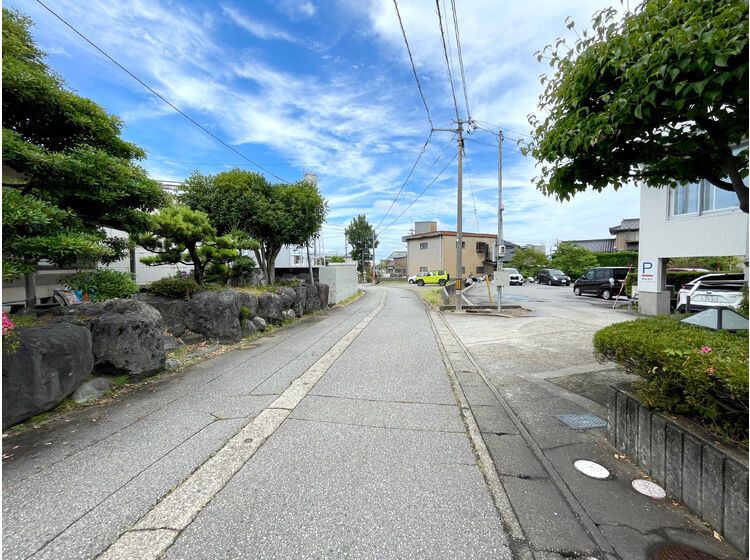 Vacant Land for Sale in Kurobe, Toyama with Snow-Melting Road - Thumbnail 2