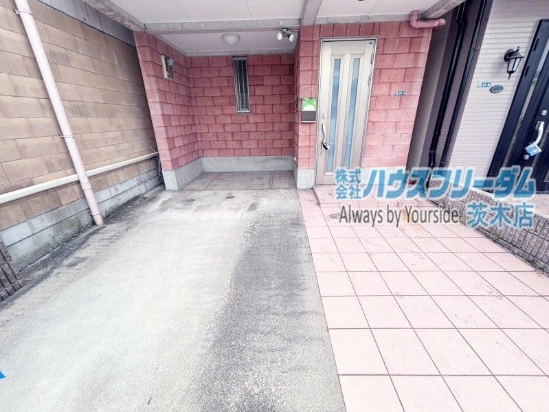 4LDK House for Sale in Suita City, Osaka - Thumbnail 2