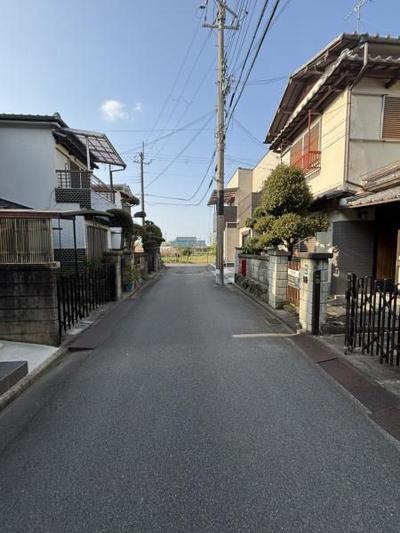 5DK House for Sale in Kawanishi, Nara - Near Yuzaki Station — Image 2, Kawanishi, Nara