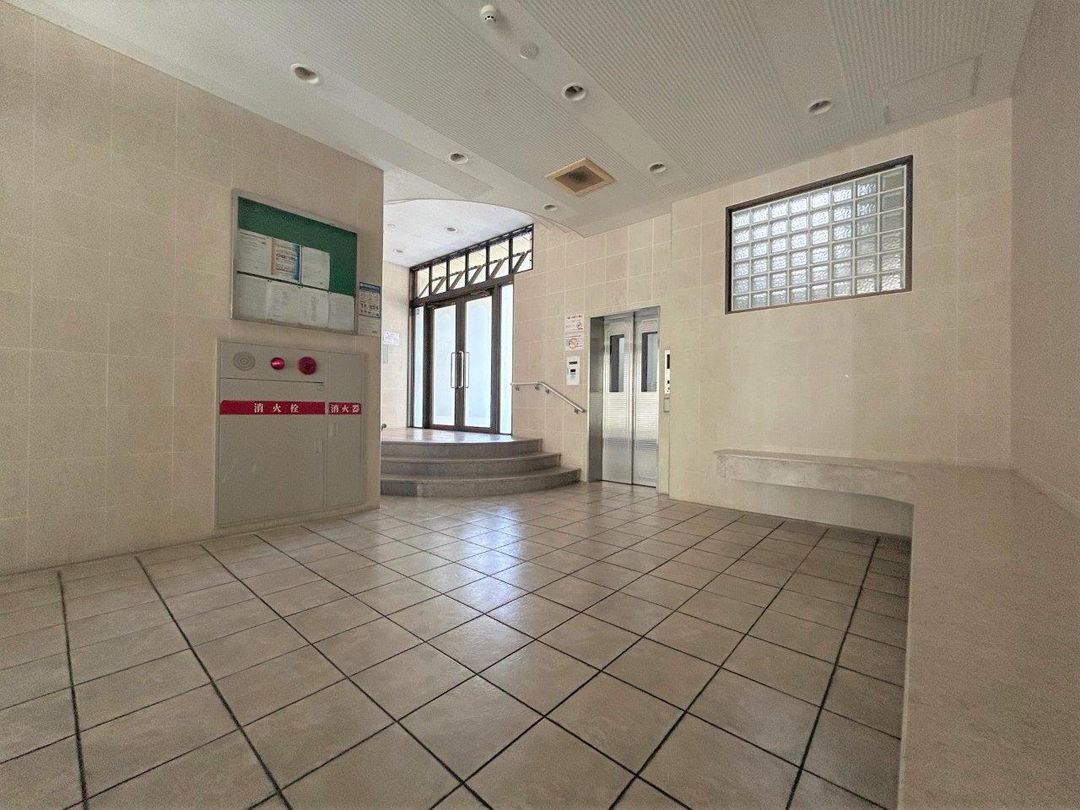 Lions City Shiroma 2LDK Apartment in Urasoe City - Thumbnail 4