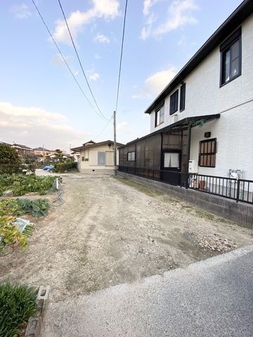 Land with Old House for Sale in Hofu, Yamaguchi - 111 Tsubo - Thumbnail 4