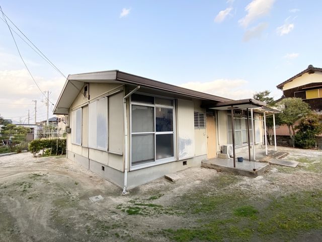 Land with Old House for Sale in Hofu, Yamaguchi - 111 Tsubo - Thumbnail 2