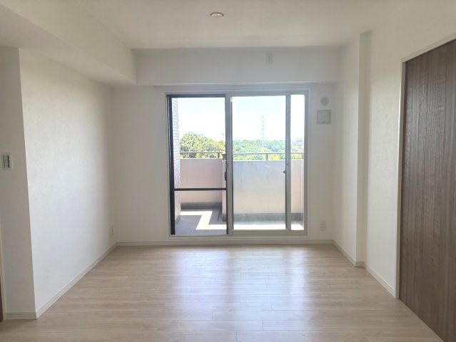 Renovated 3LDK Apartment for Sale in Saginuma, Kawasaki - Thumbnail 4