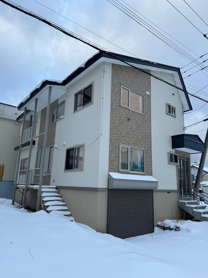 5-Bedroom Licensed Minpaku House in Kutchan, Hokkaido - Thumbnail 2