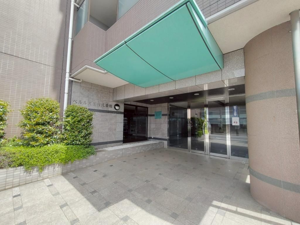2020 Renovated 3LDK Apartment in Abiko with Three-Sided Balcony - Image 1