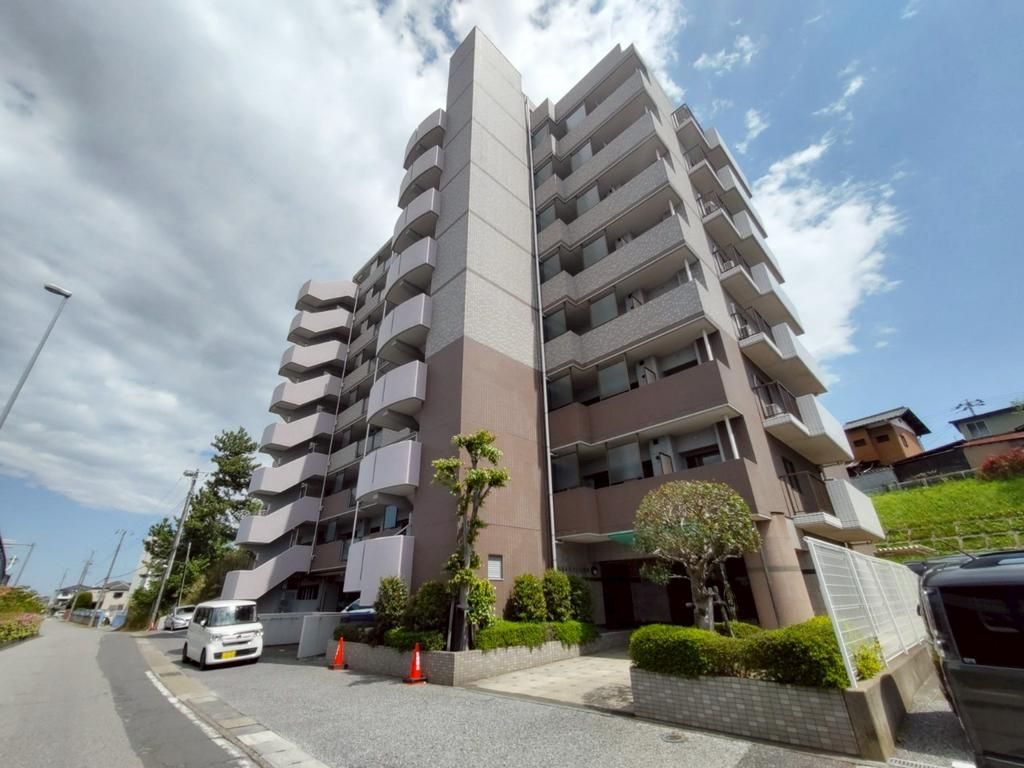 2020 Renovated 3LDK Apartment in Abiko with Three-Sided Balcony - Thumbnail 4