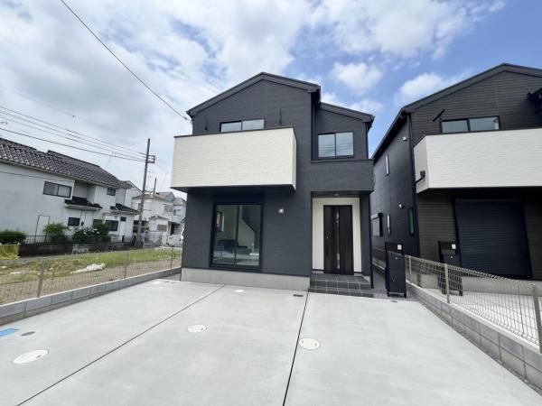 4LDK Modern House for Sale in Kuki, Saitama - Built 2024 - Image 1