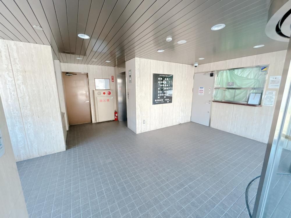 Renovated 2LDK Apartment for Sale near Nishi-betsuin Station, Fukui - Thumbnail 4
