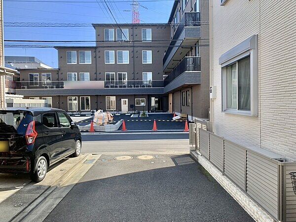 Open Lives Ogura Sunshine New Build House in Kawasaki - Thumbnail 4