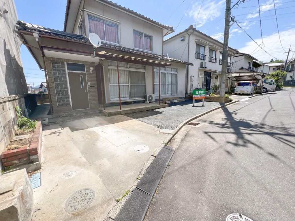 5DK House for Sale in Tsuyama, Okayama - 5000000 Yen - Thumbnail 2