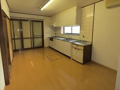8SDK House in Kyoto's Nishikyo Ward with 215m² Living Space — Image 3, Nishikyo, Kyoto