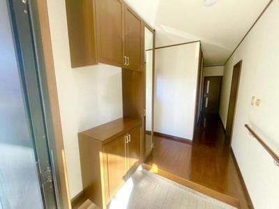 Renovated 3-Story Home in Naganuma-cho with 2 Parking Spaces — Image 3, Inage, Chiba