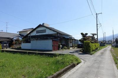 Used detached house in Fukutake, Saijo City | Saijo City, JR Yosan Line Iyosaijo Station, 6 minutes by bus, get off at Kasugacho, 7 minutes walk from used detached house (Property number: 0134421-0001009) — Image 1, Saijo, Ehime