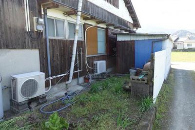 Used detached house in Fukutake, Saijo City | Saijo City, JR Yosan Line Iyosaijo Station, 6 minutes by bus, get off at Kasugacho, 7 minutes walk from used detached house (Property number: 0134421-0001009) — Image 4, Saijo, Ehime