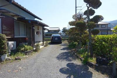 Used detached house in Fukutake, Saijo City | Saijo City, JR Yosan Line Iyosaijo Station, 6 minutes by bus, get off at Kasugacho, 7 minutes walk from used detached house (Property number: 0134421-0001009) — Image 3, Saijo, Ehime