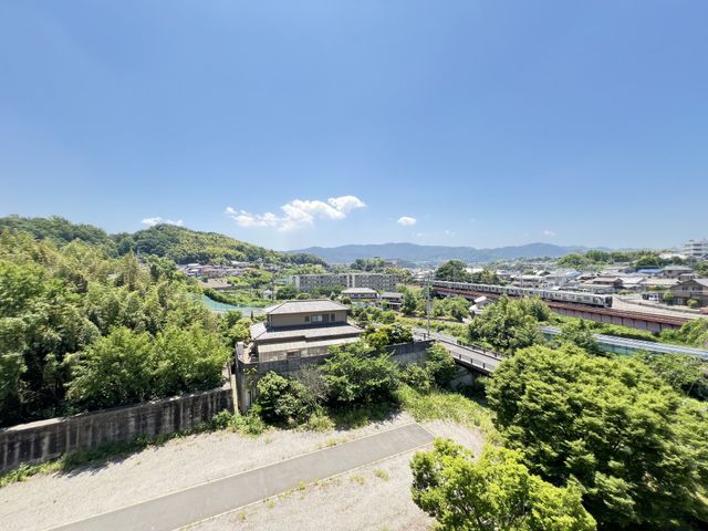 Kawachinagano Green Mansion 3LDK Apartment for Sale in Osaka - Thumbnail 2