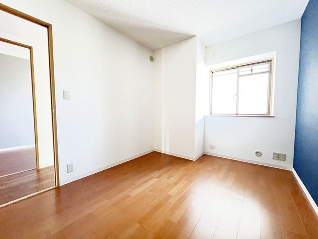 Kawachinagano Green Mansion 3LDK Apartment for Sale in Osaka - Thumbnail 3