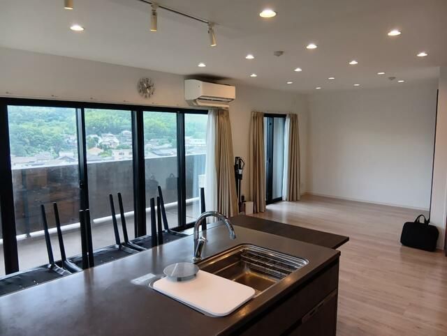 Modern 3SLDK Apartment with Large Balcony in Shimonoseki - Thumbnail 3