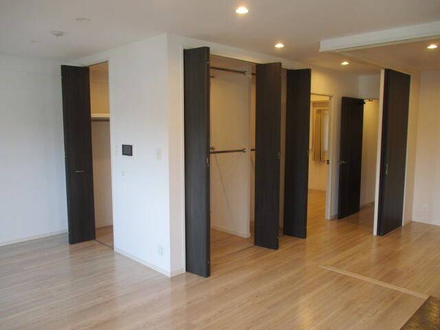 Modern 3SLDK Apartment with Large Balcony in Shimonoseki - Thumbnail 4
