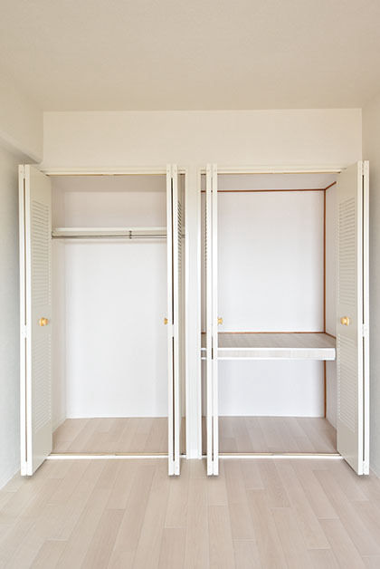 Renovated 3LDK Apartment in Hiroshima's Saeki Ward - Thumbnail 4