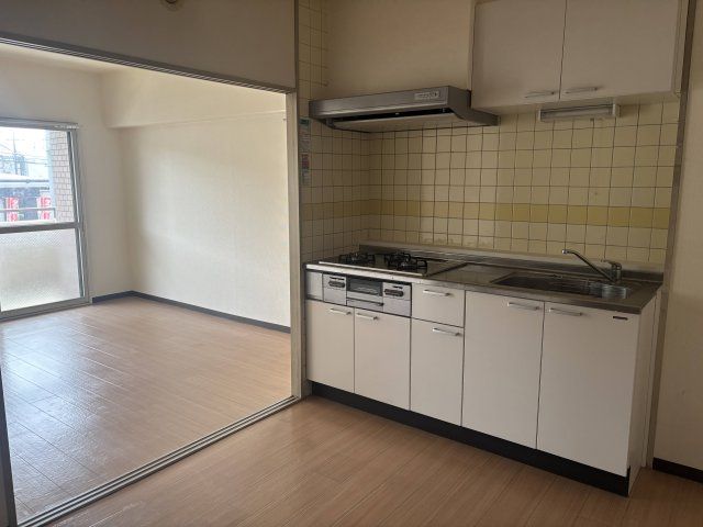 2DK Apartment in Tama City Near Seiseki Sakuragaoka Station - Thumbnail 4