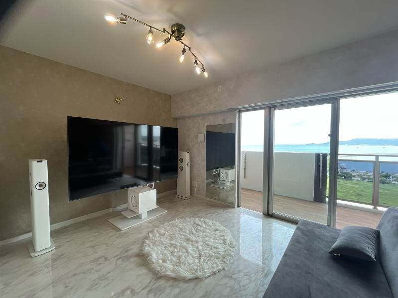 Léve Grande Higashihama Sea & Park 15F Ocean View Condo Okinawa - Thumbnail 2