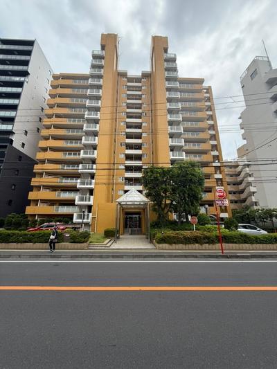 Bright 3LDK Apartment Near Hon-Hachiman Station — Image 2, Ichigawa, Chiba