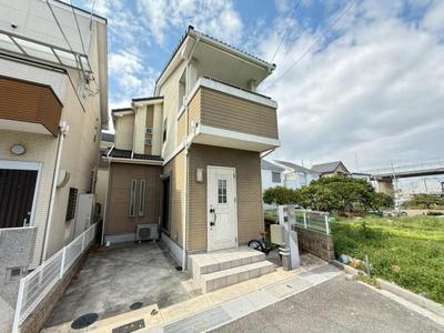 Spacious 4LDK House with Solar Panels in Izumiotsu, Osaka — Image 1, Takaishi, Osaka