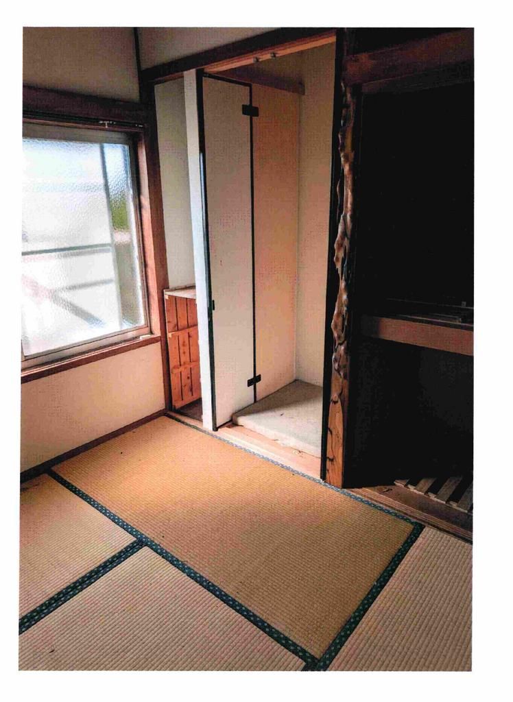 Land with Old House for Sale in Daito City, Osaka - Thumbnail 4