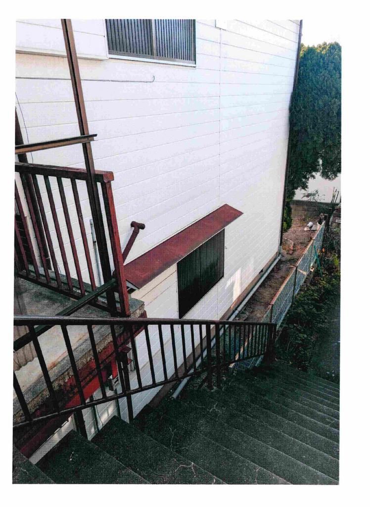 Land with Old House for Sale in Daito City, Osaka - Thumbnail 2