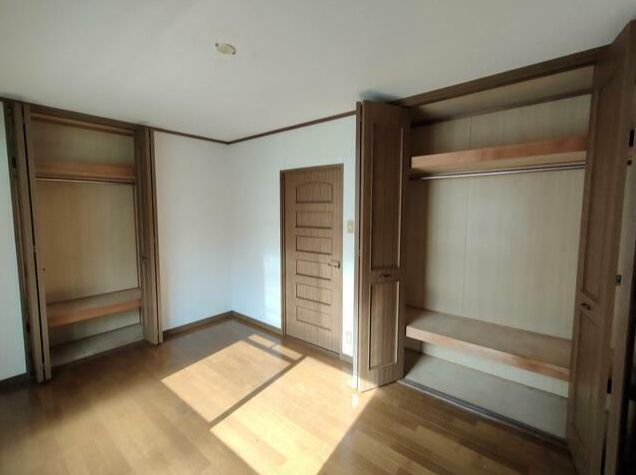 4LDK Apartment with Large Balcony for Sale in Moji, Kitakyushu - Thumbnail 3