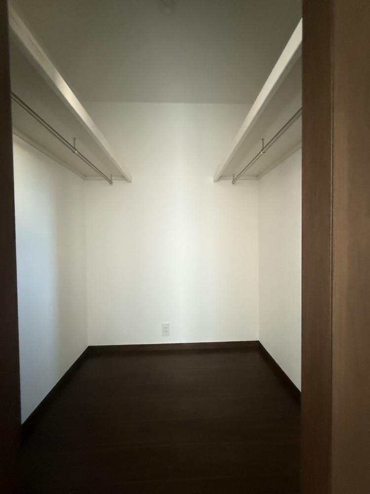 Modern 3-Bedroom House in Kosai City Near Lake Hamana - Thumbnail 3