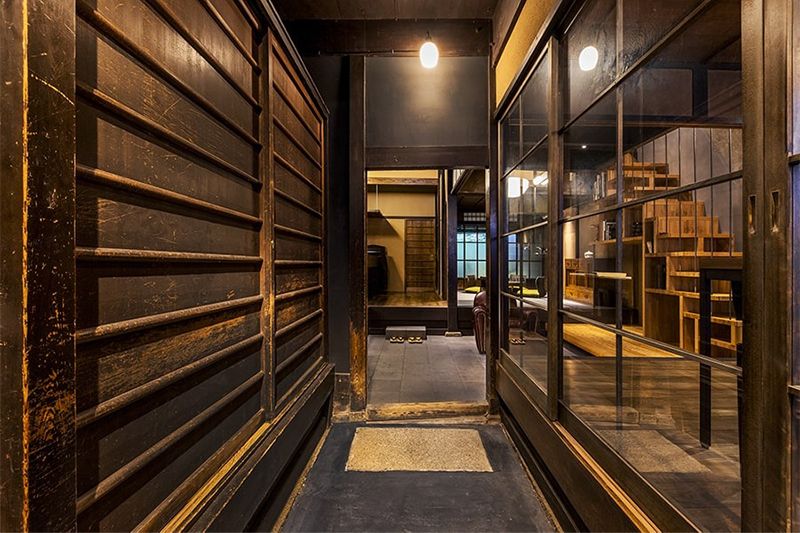 Luxury Renovated Kyoto Machiya with Garden Bath Near Imperial Palace - Thumbnail 4