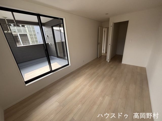 New 4LDK House for Sale in Takaoka, Toyama - Thumbnail 3
