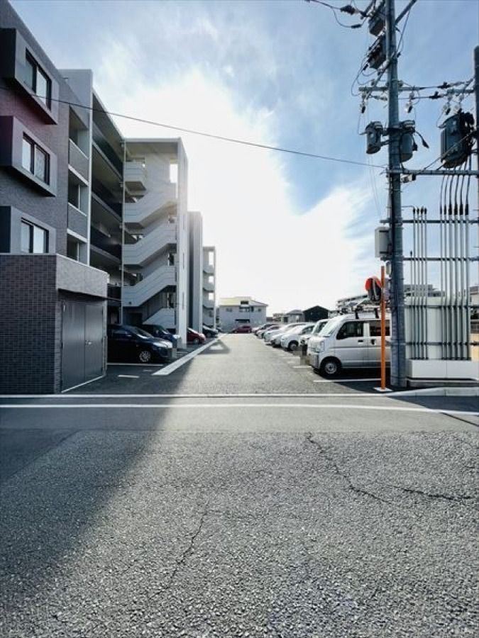 2020-Built 3LDK Pet-Friendly Condo in Kumamoto's Higashi Ward - Thumbnail 4