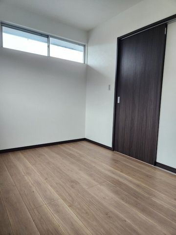 Renovated 4LDK House in Kurume with Parking and Modern Updates - Thumbnail 3