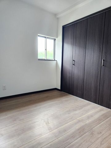 Renovated 4LDK House in Kurume with Parking and Modern Updates - Thumbnail 4