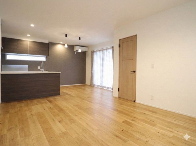 Spacious 2LDK House with Snow-Melting Road in Toyama - Thumbnail 3