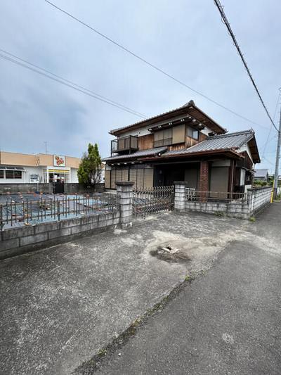 6DK House in Niihama with 266㎡ Land — Image 1, Niihama, Ehime