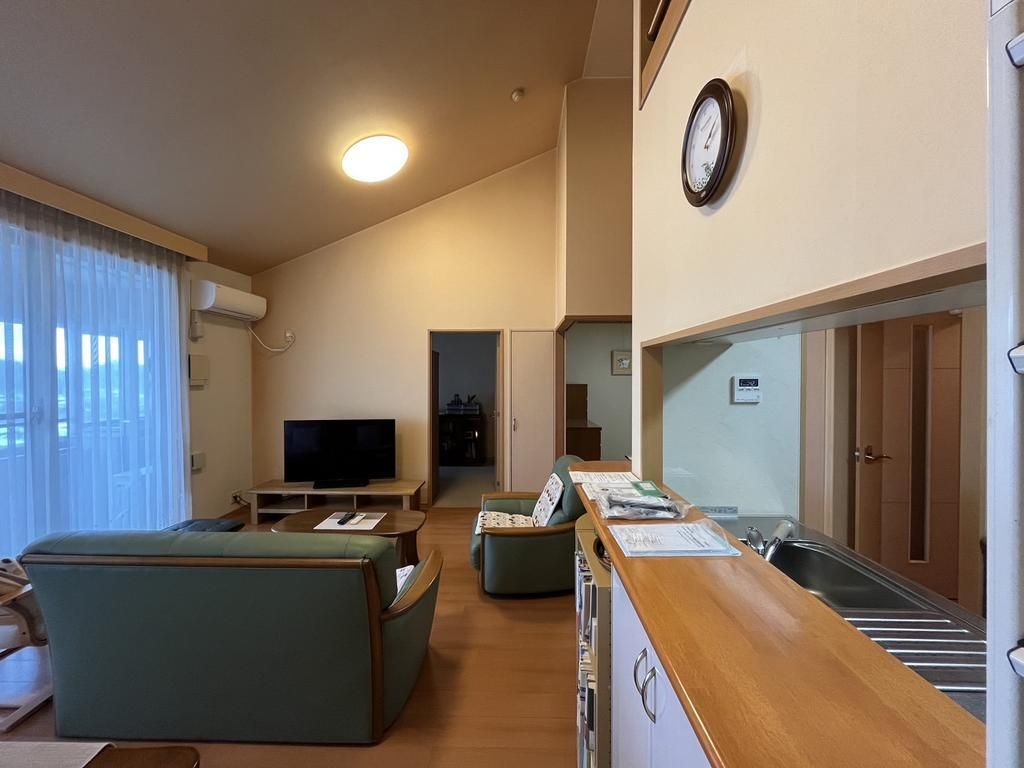 Royal Chateau Morinodan Penthouse 3LDK for Sale in Kanazawa - Thumbnail 2