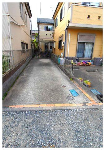 4LDK Two-Generation House for Sale in Shizuoka - Thumbnail 3