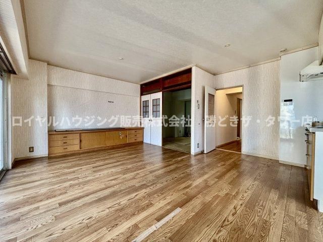 Chambord 2nd Tsukiji 2DK Condo in Kachidoki, Tokyo - Thumbnail 4
