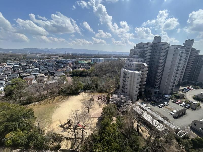 3LDK Apartment in Sanda City with Balcony and Recent Renovation - Thumbnail 2