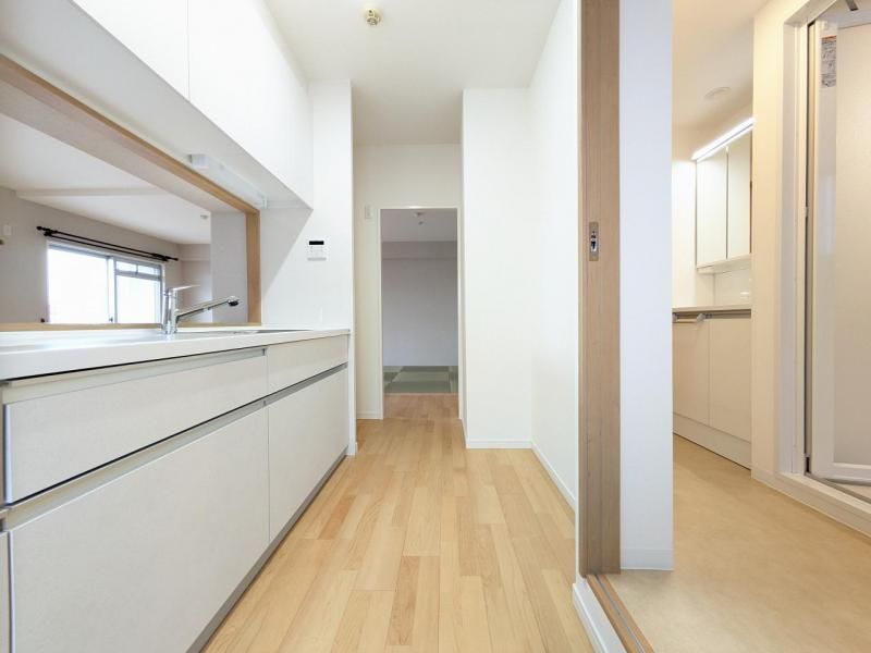 3LDK Apartment in Sanda City with Balcony and Recent Renovation - Thumbnail 4