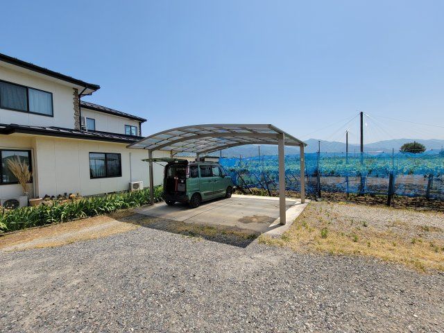 4LDK Renovated House with Solar Panels in Yamanashi City - Thumbnail 3