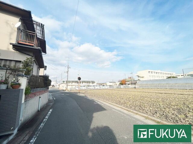 Land for Sale in Mukō City, Kyoto with Old House Demolition Option - Thumbnail 3
