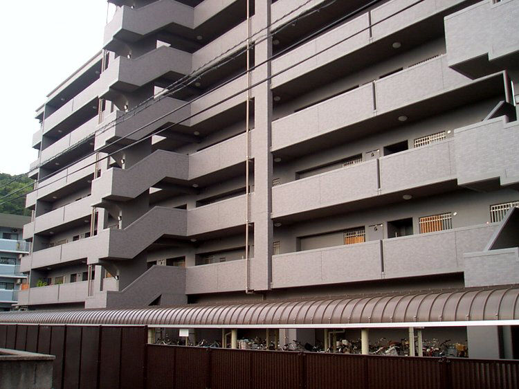 3LDK Apartment in Matsuyama with Large Balcony - Thumbnail 2