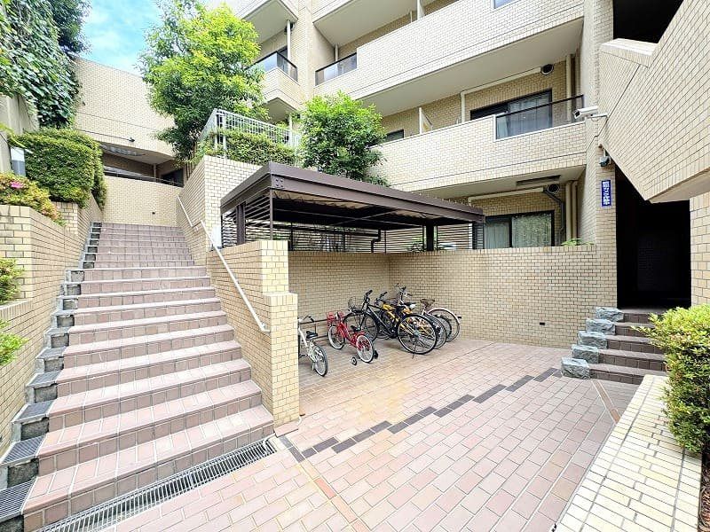 Grand Maison Kakomiyama 2LDK Apartment for Sale in Nagoya - Thumbnail 2